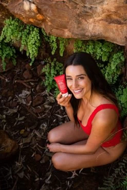 We Are Feel Good Inc Signature Sunscreen Lotion SPF 50+ – 75ml -Home Sales Store Karijini Campaign 22 Signature SPF 75ml InSitu 9 medium